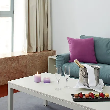 & Club 4* Φάρο
